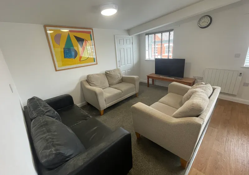 6 Bed House // Aug 2026 - Image 2